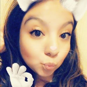 Meet your Posher:Emmalina from PurfectlyFlawedVlog